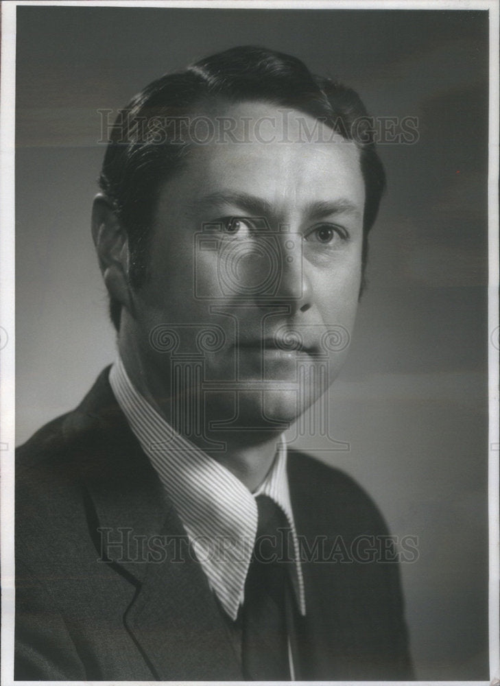 1977 Don Davis General Manager of Dawson &amp; Company Inc, Seattle - Historic Images