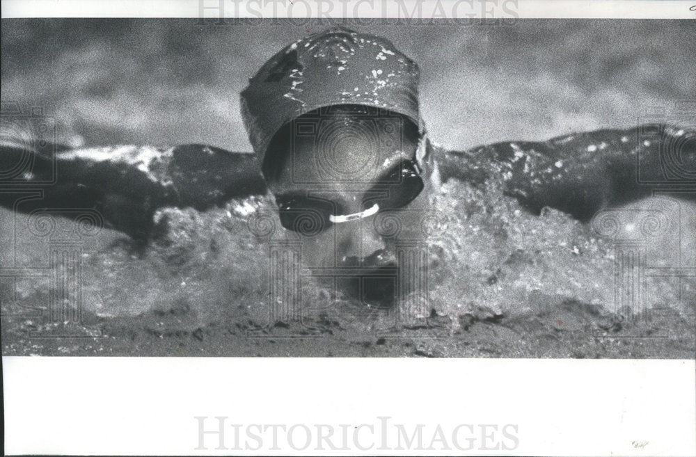 1982 SWIMMER KIM CHEN STATE CHAMPIONSHIP - Historic Images