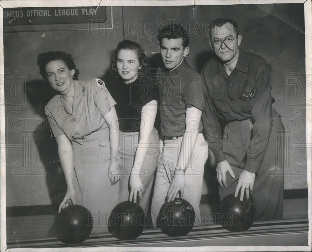 1951 Hank Gradwohl Bowling Family Ruth Joan Dickie - Historic Images