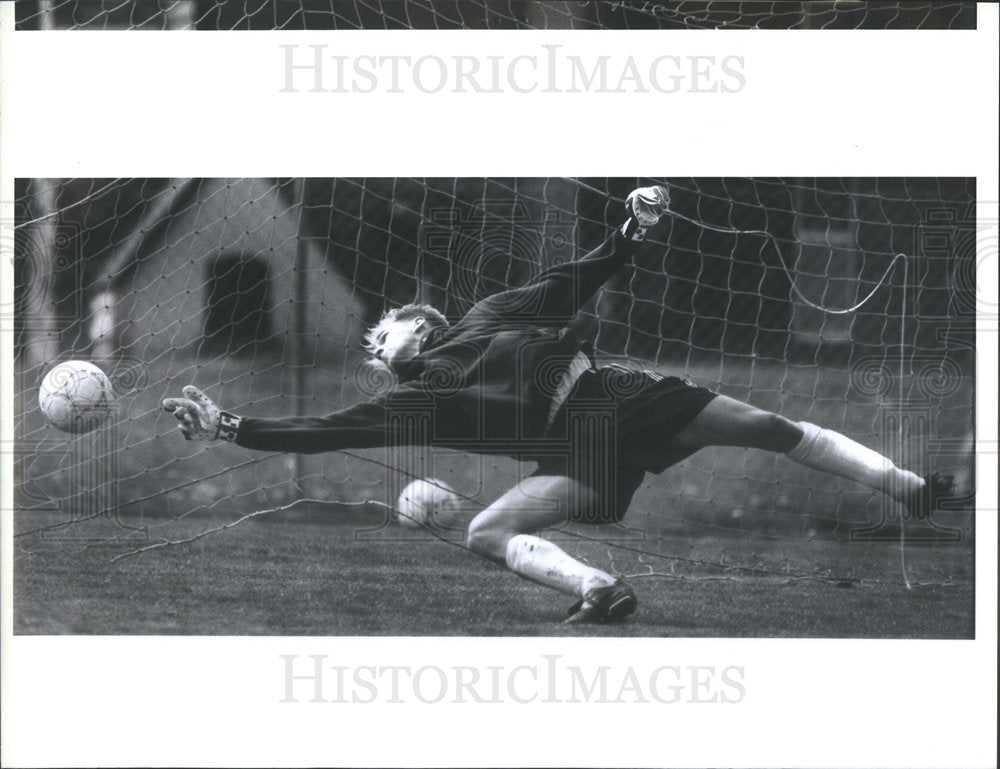 1993 Mount Rainier Ryan Craig Goalie works Net During Practice - Historic Images