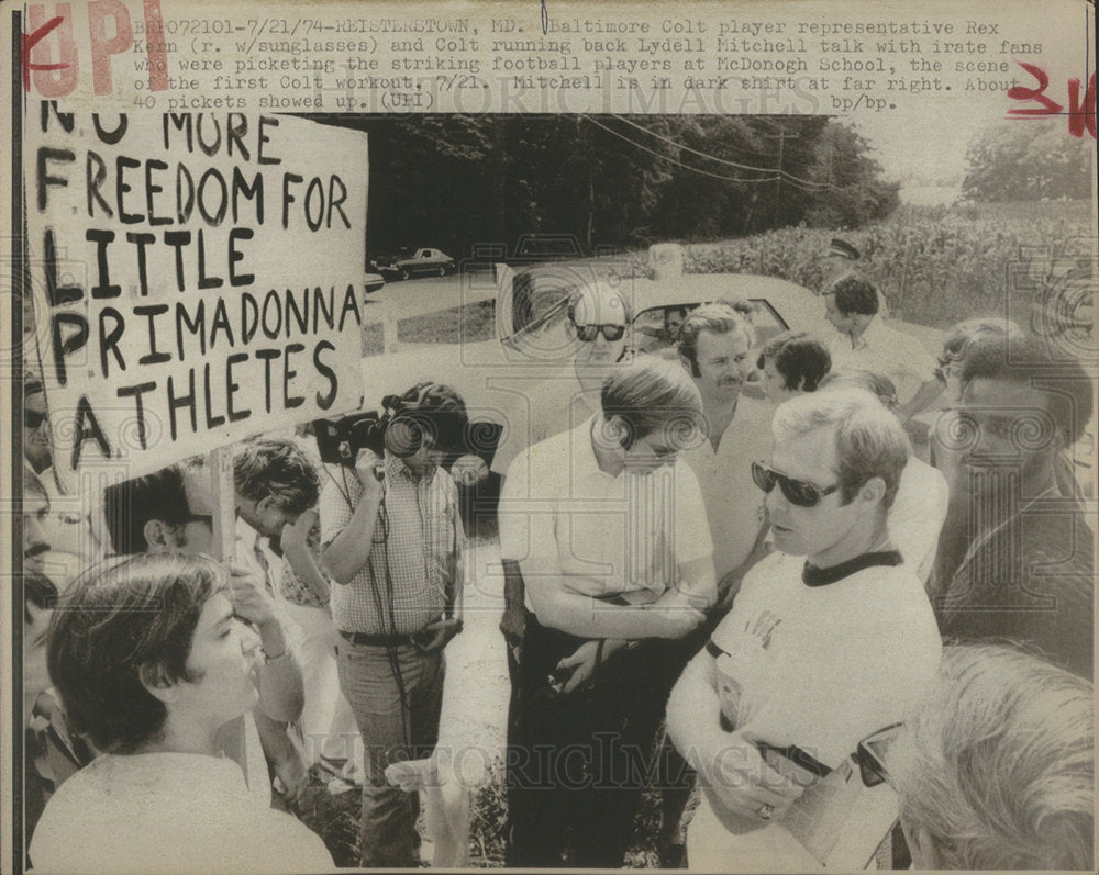 1974 Colt fans picket first workout location  - Historic Images