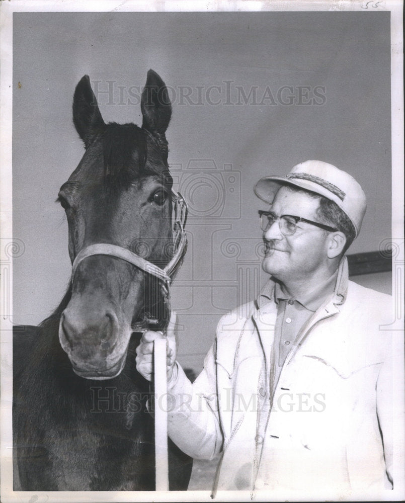 None Archie Young, trainer and horse Chockoyotta Rebel - Historic Images