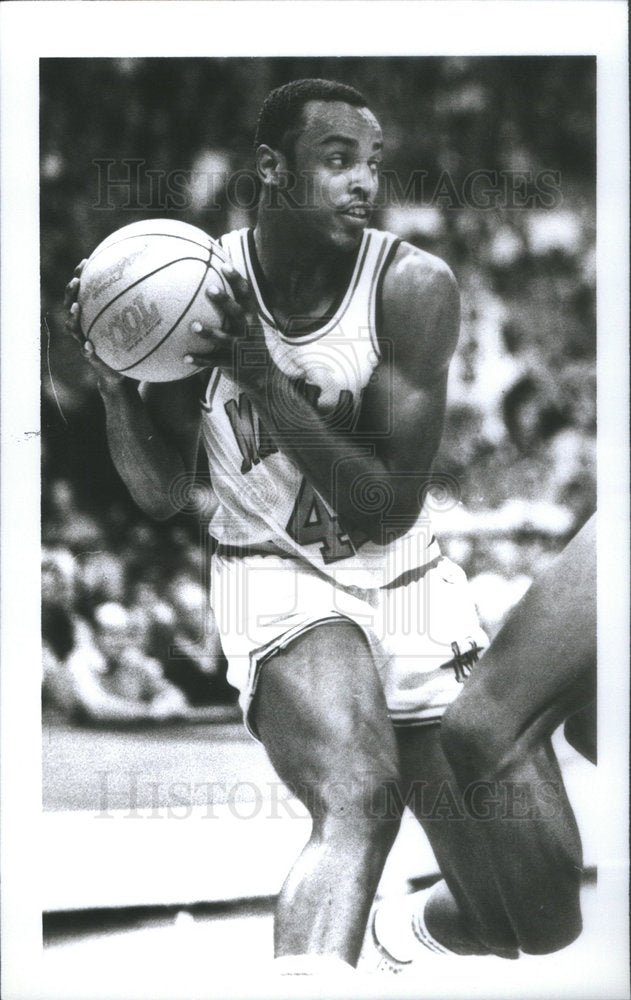 1982 Maryland University Basketball Player Veal Guarding Ball - Historic Images