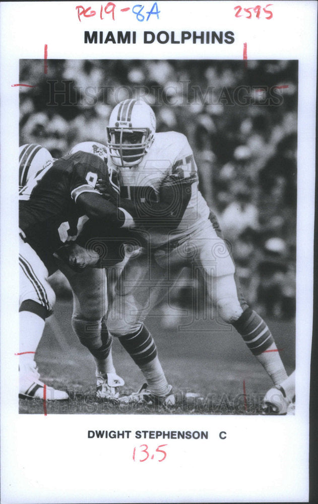 1972 Miami Dolphins Center Stephenson Action Shot - Historic Images
