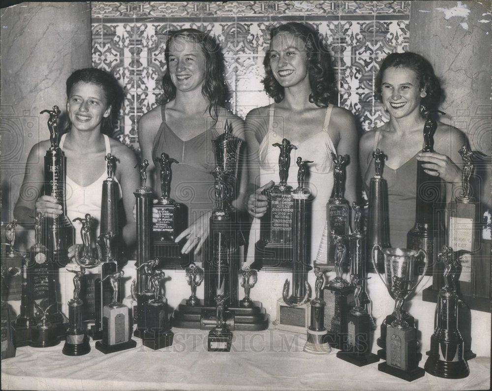 1947 Town Club Swimmers With Trophy Collection LaVine Clases - Historic Images