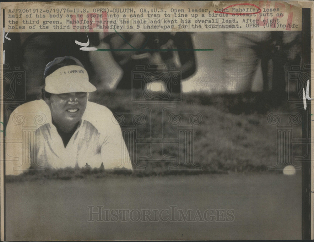 1976 US Open Golf Player Mahaffey Stuck In Sand Trap - Historic Images