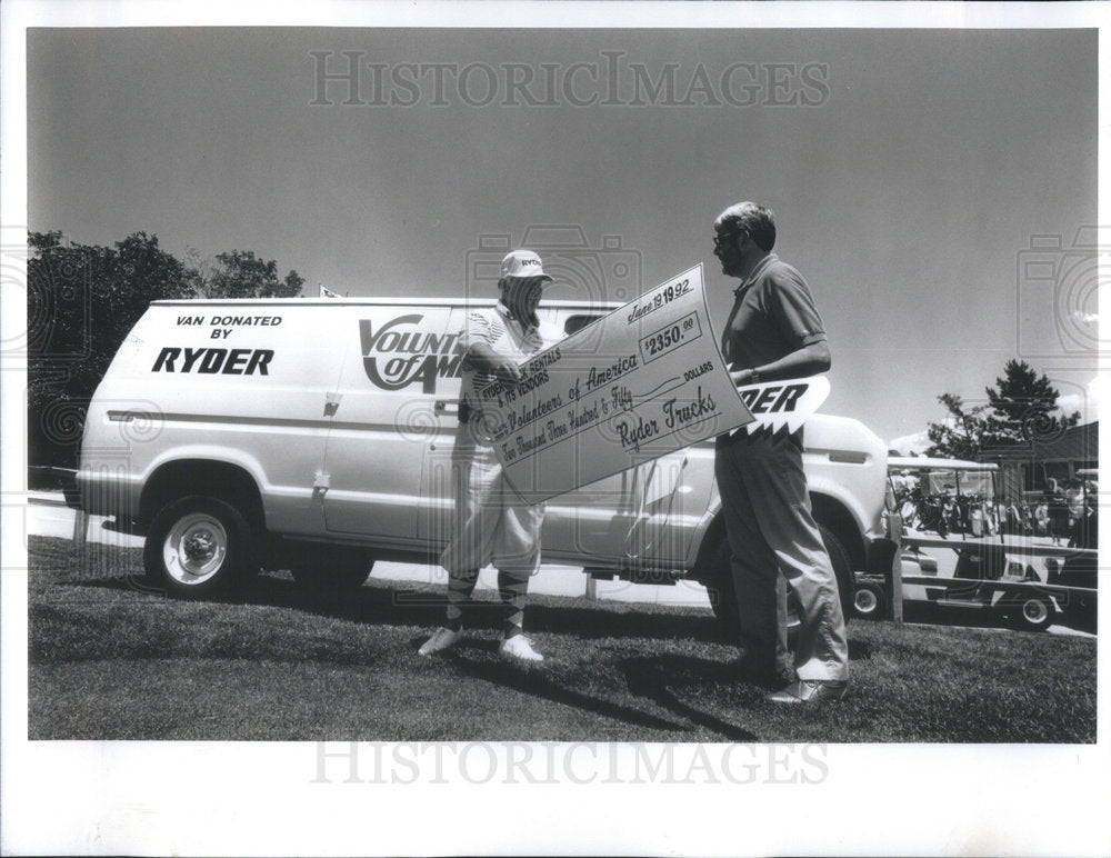 1992 Lynalweis Foo Casper Awards Ryder Truck Jim White Arrowhead - Historic Images