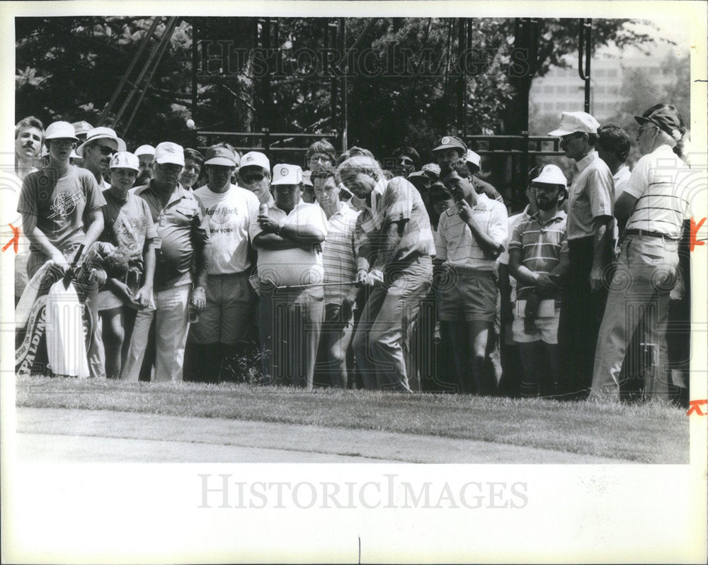 1986 Western Open Golfer Norman Being Watched Spectators - Historic Images