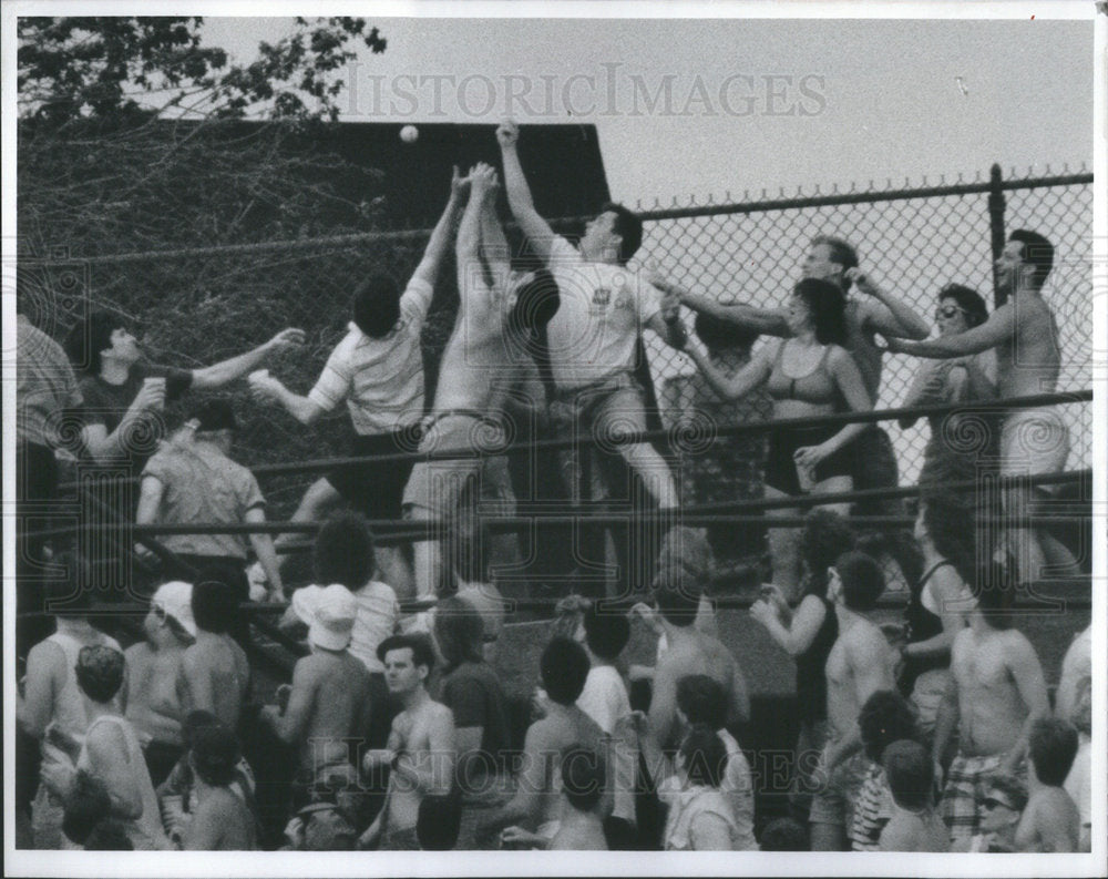 1990 Fans Just Miss Braves Jeff Blauser Waveland Avenue - Historic Images