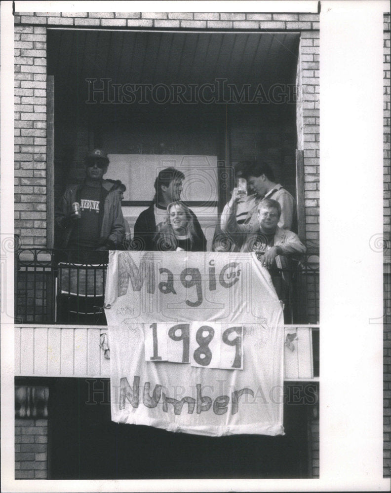 1989 Chicago Cubs Fans Holding Magic Number Sign Wrigleyville - Historic Images