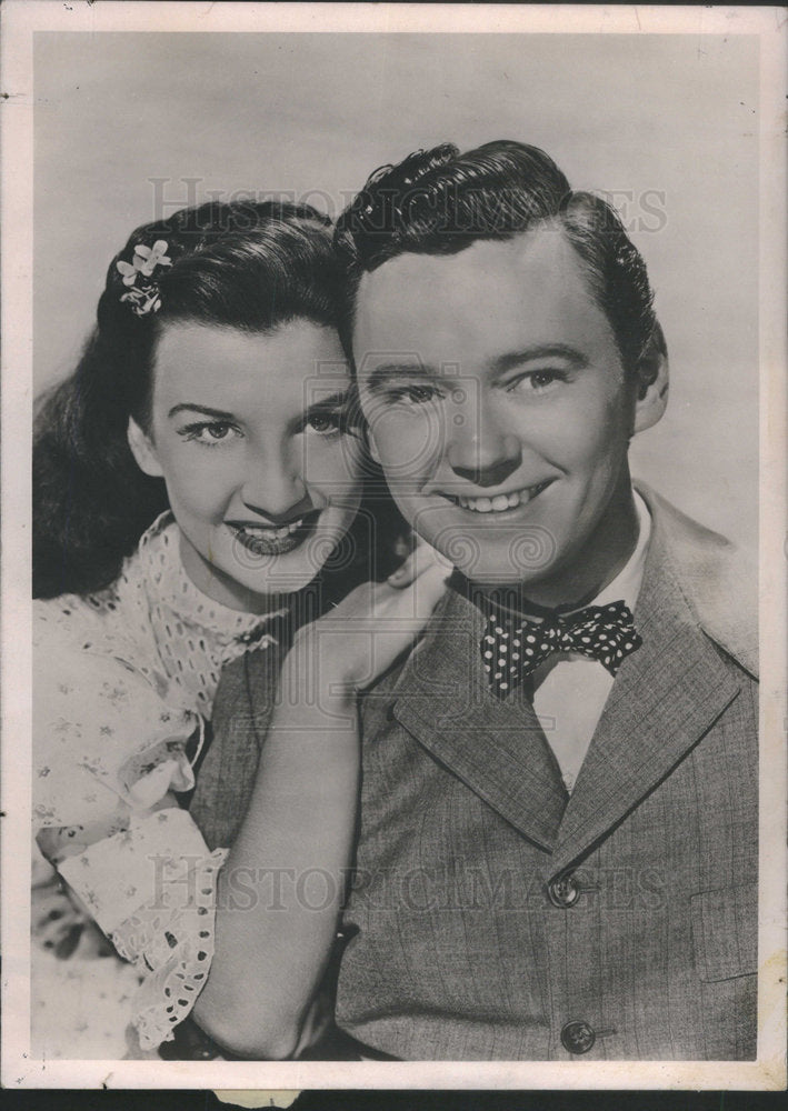 1950 Press Photo Peggy Ryan and Ray McDonald performed for soldiers of the royal - Historic Images