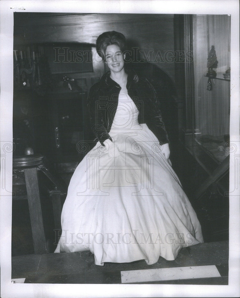 1950 Margaret McDowell Yuletide Ball - Historic Images