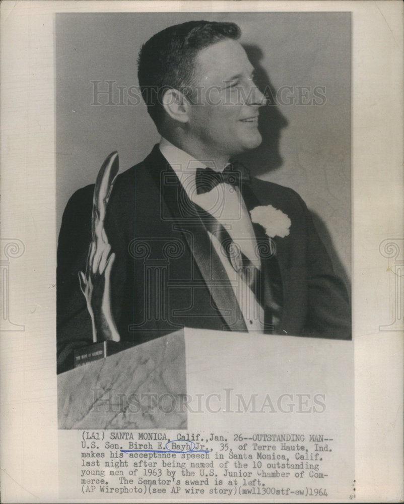 1964 Press Photo US Senator Bayh Giving Acceptance Speech Congress - Historic Images