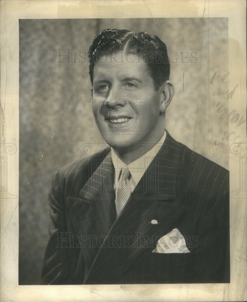 Entertainer Rudy Vallee Portrait - Historic Images