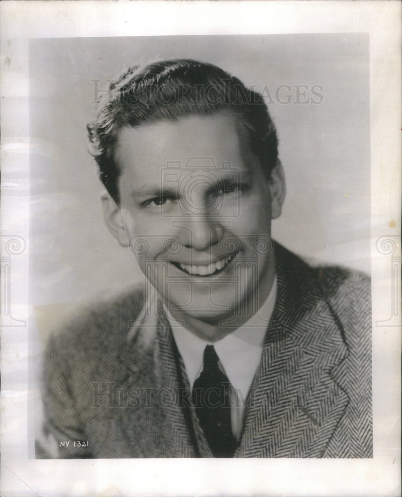 1947 James Pease, Bass-Baritone - Historic Images