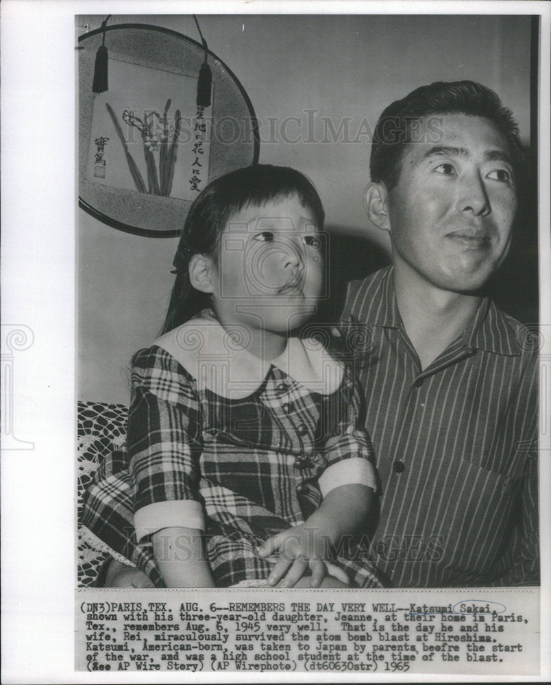 1965 Press Photo Katsumi Sakai, Shown With His Three-Year-Old Daughter, Jeanne - Historic Images