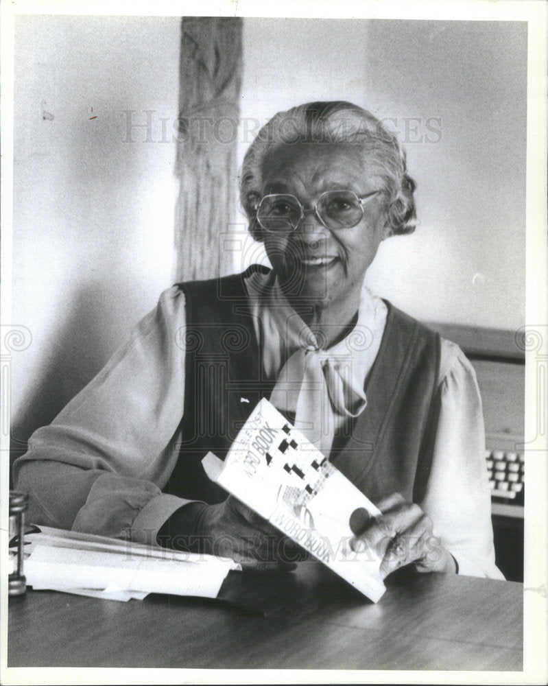1981 Press Photo ETHEL SHERARD AUTHOR THE DOUBLE-LIST WORLD BOOK - Historic Images
