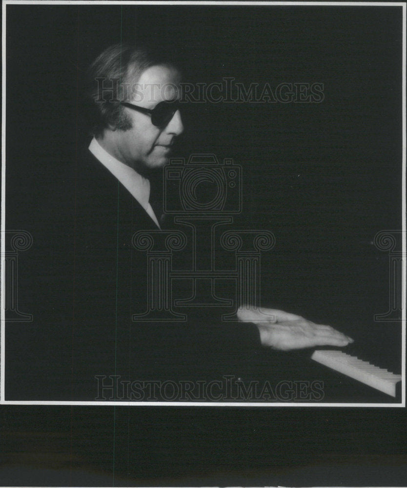 1974 Sir George Shearing Anglo-American jazz pianist - Historic Images