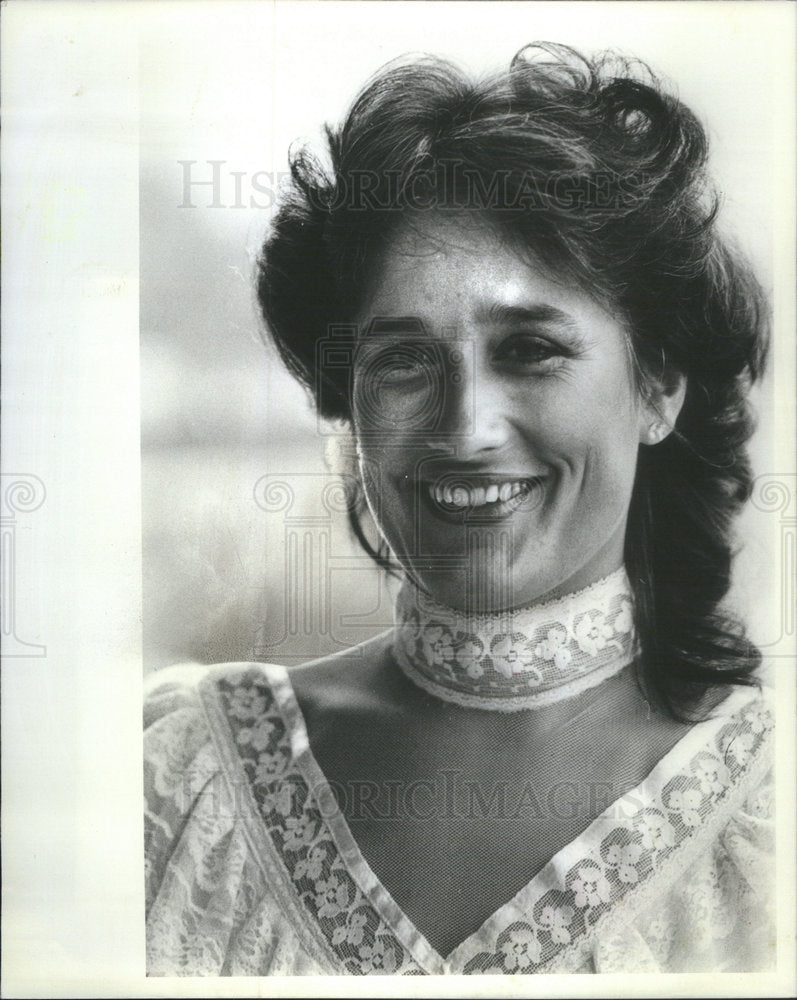 1983 Press Photo Singer Lucy Shelton - Historic Images