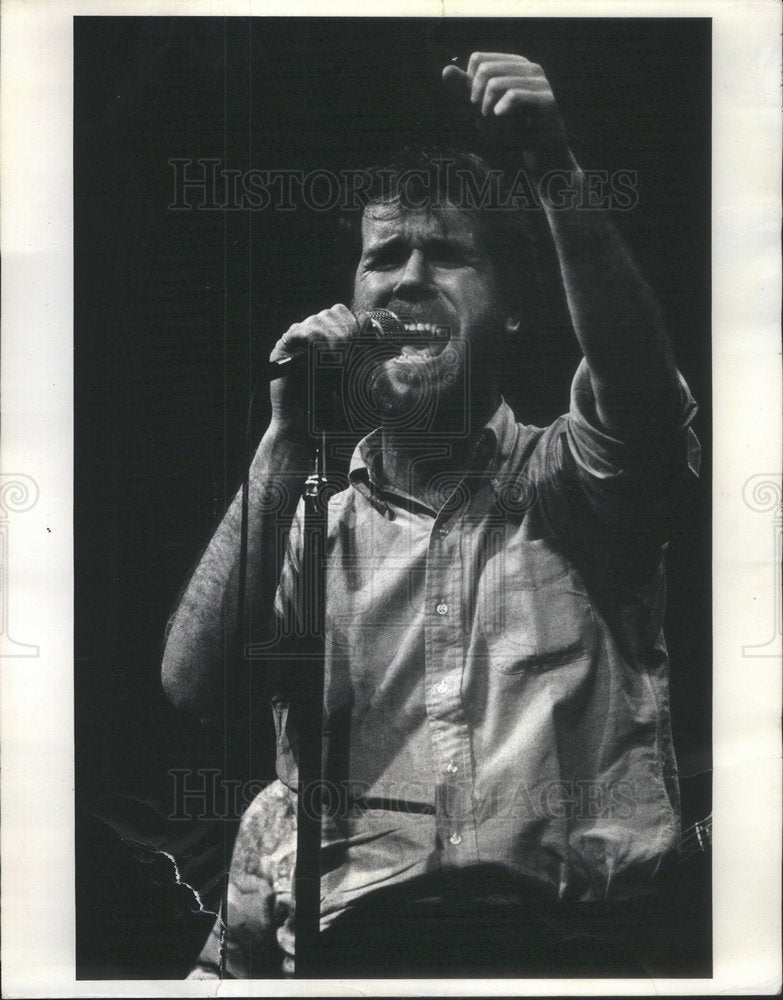 1977 Press Photo LOUDON WAINWRIGHT III AMERICAN SONGWRITER SINGER - Historic Images