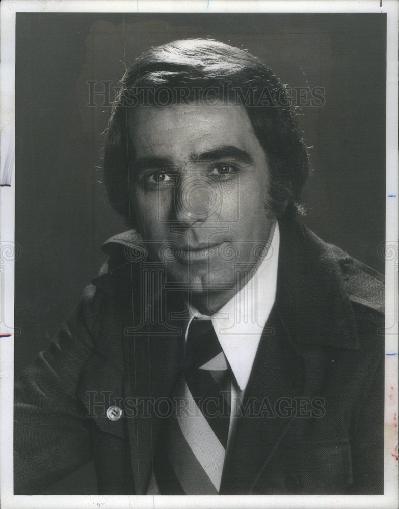 1977 Press Photo Snyder Hosting Tomorrow Show Didn Quite Prepare For
Size Charm - Historic Images