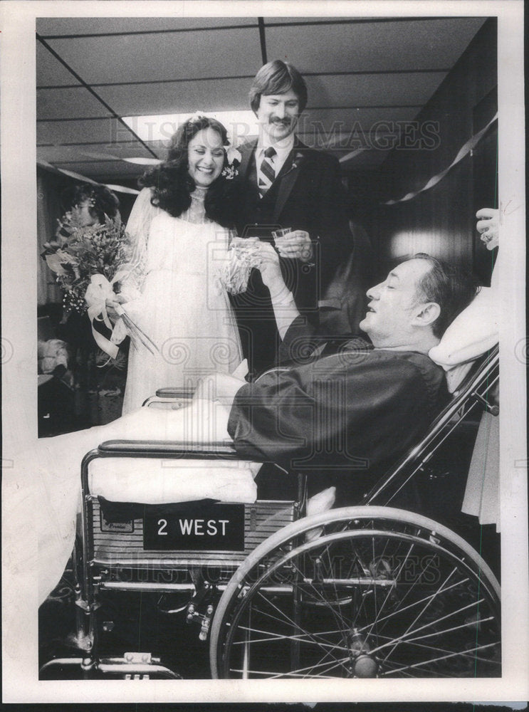 1981 Press Photo Still Patient  Barbara Fulfills Promise Afficiate At Niece Wed - Historic Images