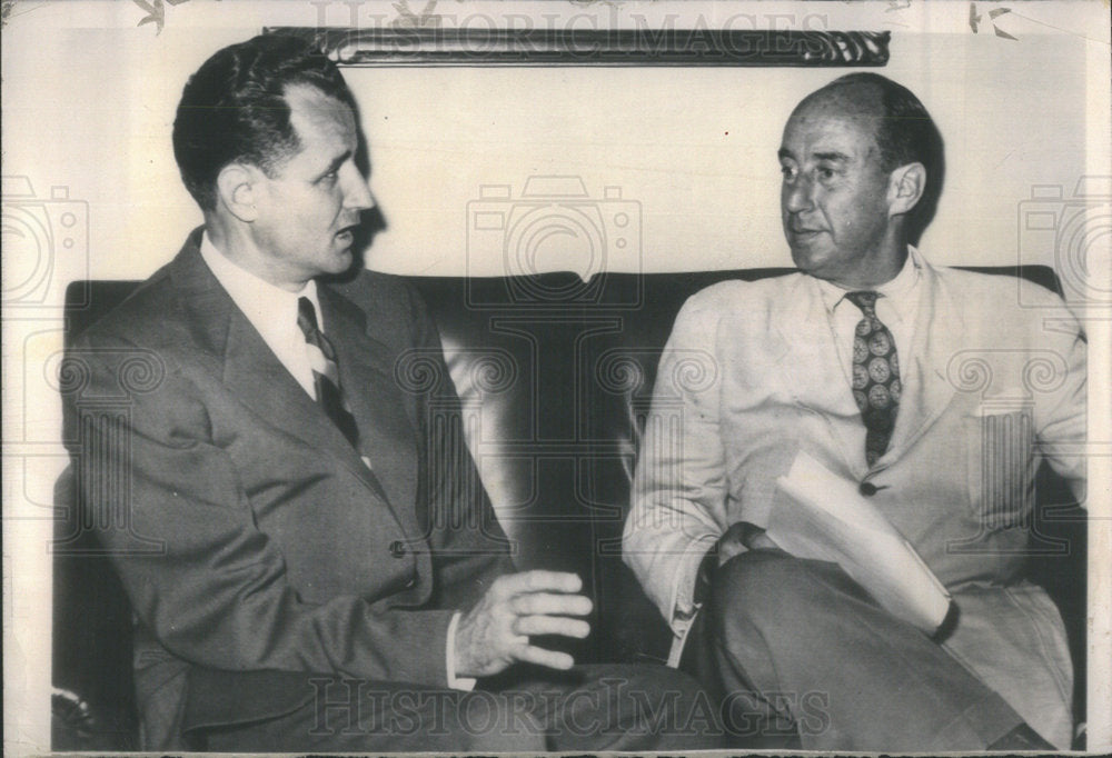 1952 Gov. Adlai Stevenson & Sen. George A. Smathers. - Historic Images