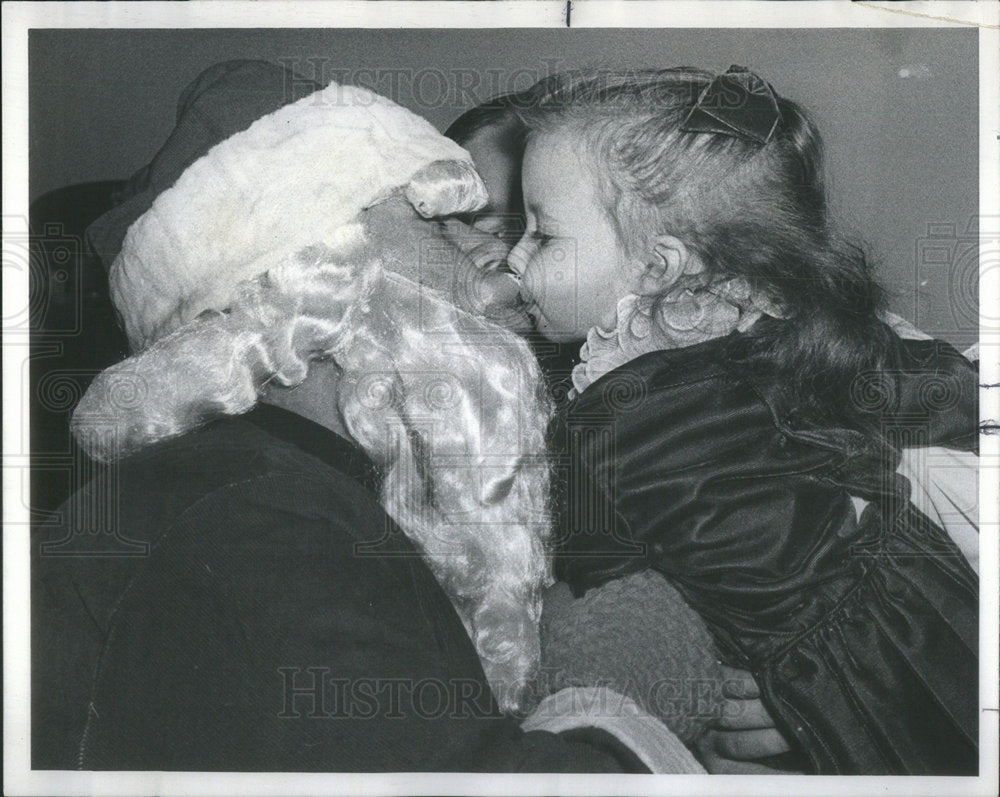 1971 Michele Jordon, 3-Year-Old Dying Of Leukemia, &amp; Santa - Historic Images