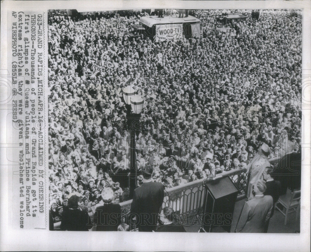 None Press Photo Queen Juliana & Prince Bernhard visit Grand Rapids. - Historic Images