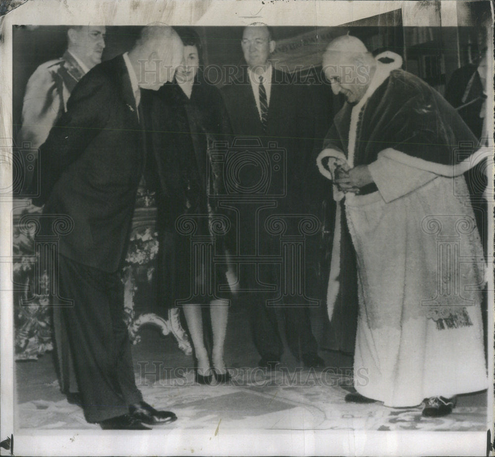 1959 President Dwight Eisenhower Greets Pope John XXIII At Vatican - Historic Images