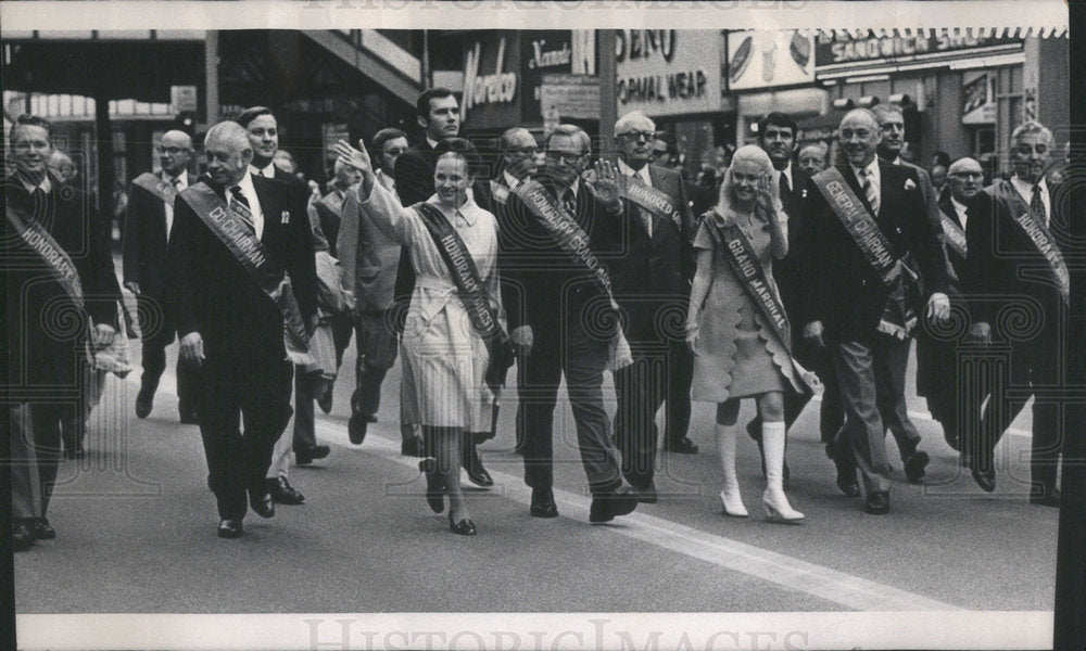 1972 Parade which include Gov. Oglivie &amp; the Mrs. Tricia Nixon - Historic Images