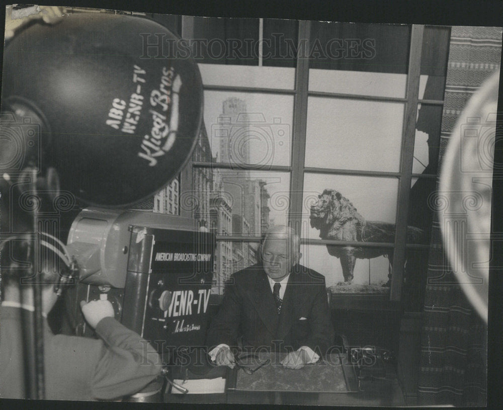 1949 Press Photo Mayor Kennelly Eastern Midwestern Television Link - Historic Images