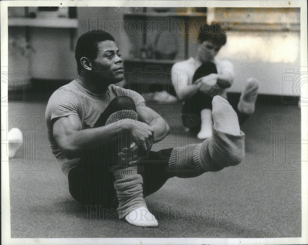 1983 Press Photo Basheed Abdullah Ahamadadeen Exercise Guru - Historic Images