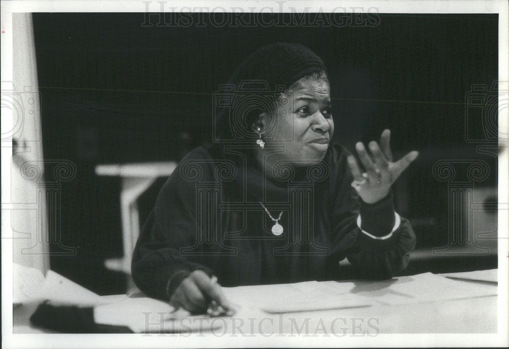 1979 Press Photo Samella Abdullah black tam Black Women Darleen Burton necklace - Historic Images