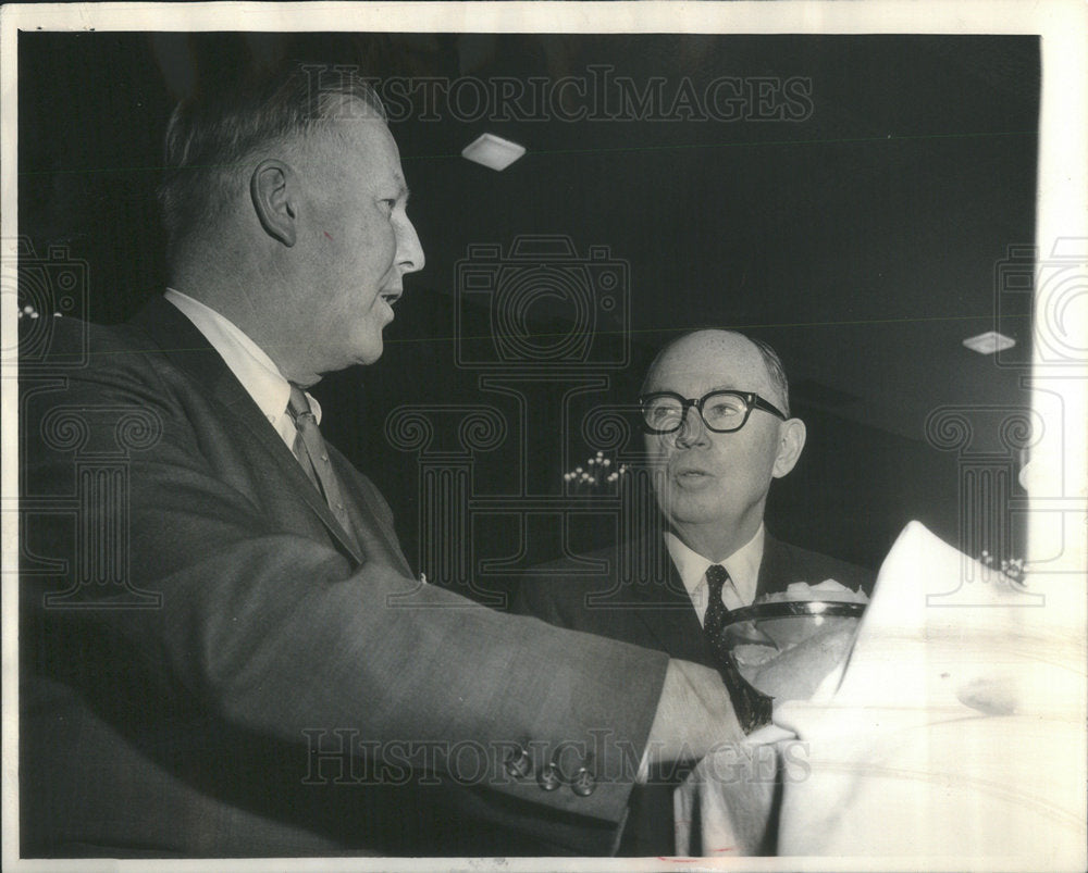 1965 Press Photo Donald Kennedy President Was There With Cary Chairman OfBurnett - Historic Images