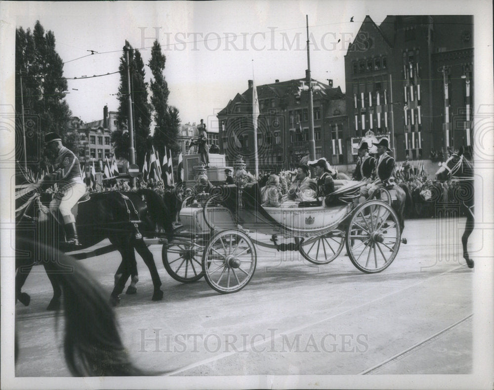 1948 Queen Juliana Netherlands Prince Bernhard Princess Irene - Historic Images