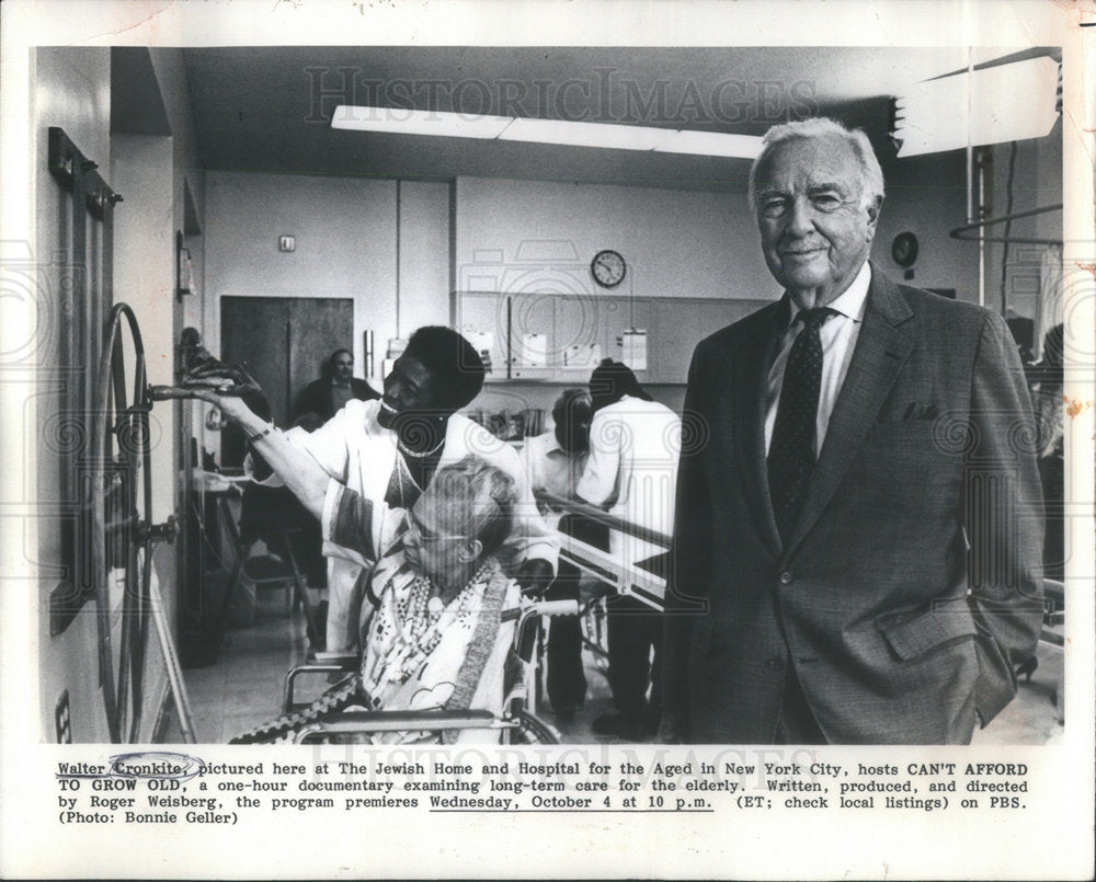 1989 Press Photo Walter Cronkite Picture Jewish Home Hospital Age New York City - Historic Images