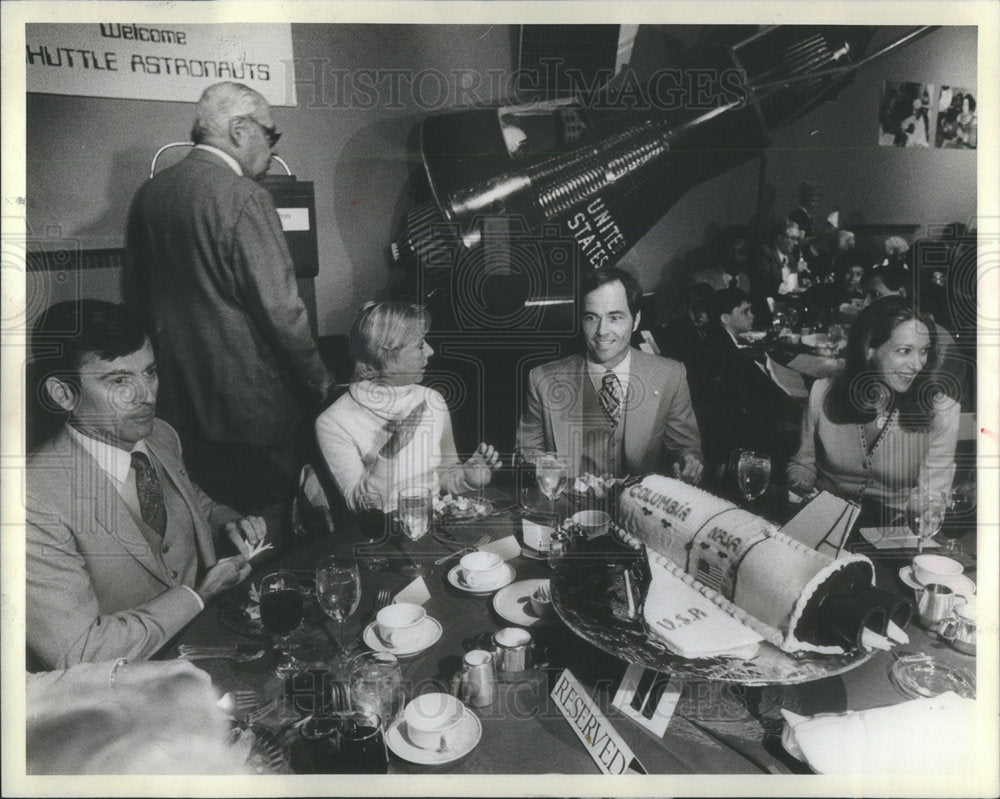 1981 Press Photo Young Byrne Crippen Jane Susy Columbia space shuttle Luncheon - Historic Images