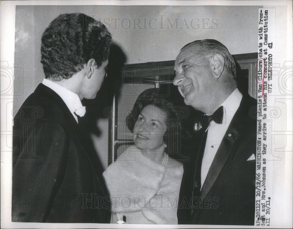 1966 Press Photo Pianist Van Cliburn President Johnson Concert Constitution - Historic Images