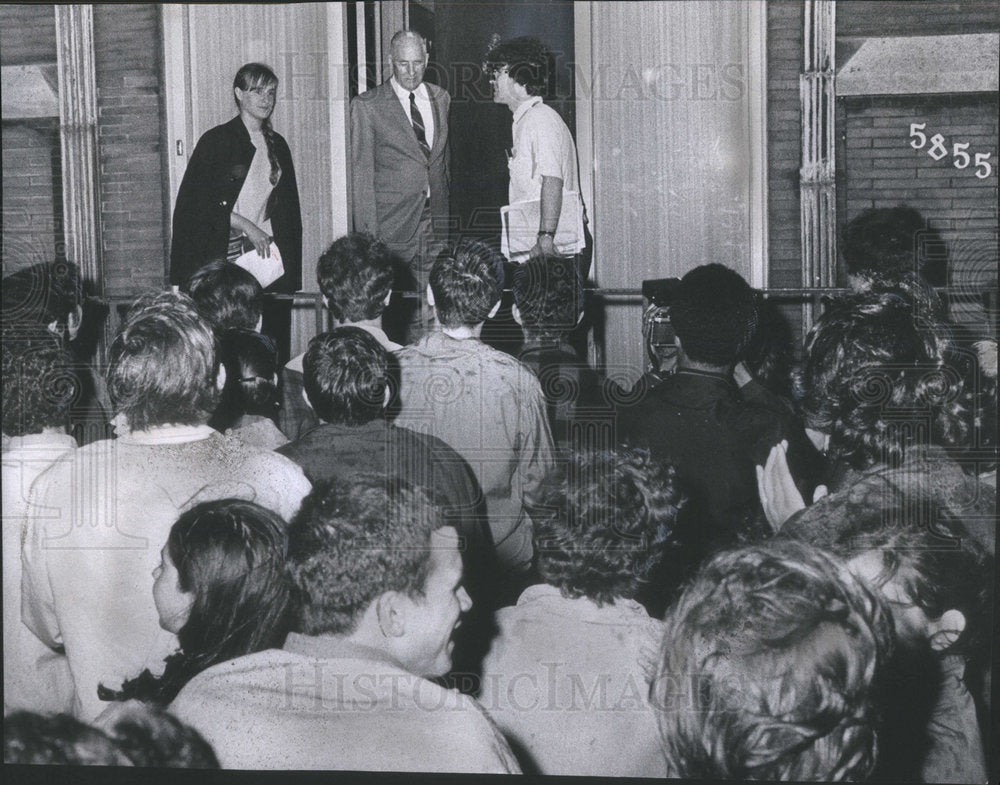 1968 White Student University Chicago March Heavy Rain Beadle Crowd - Historic Images