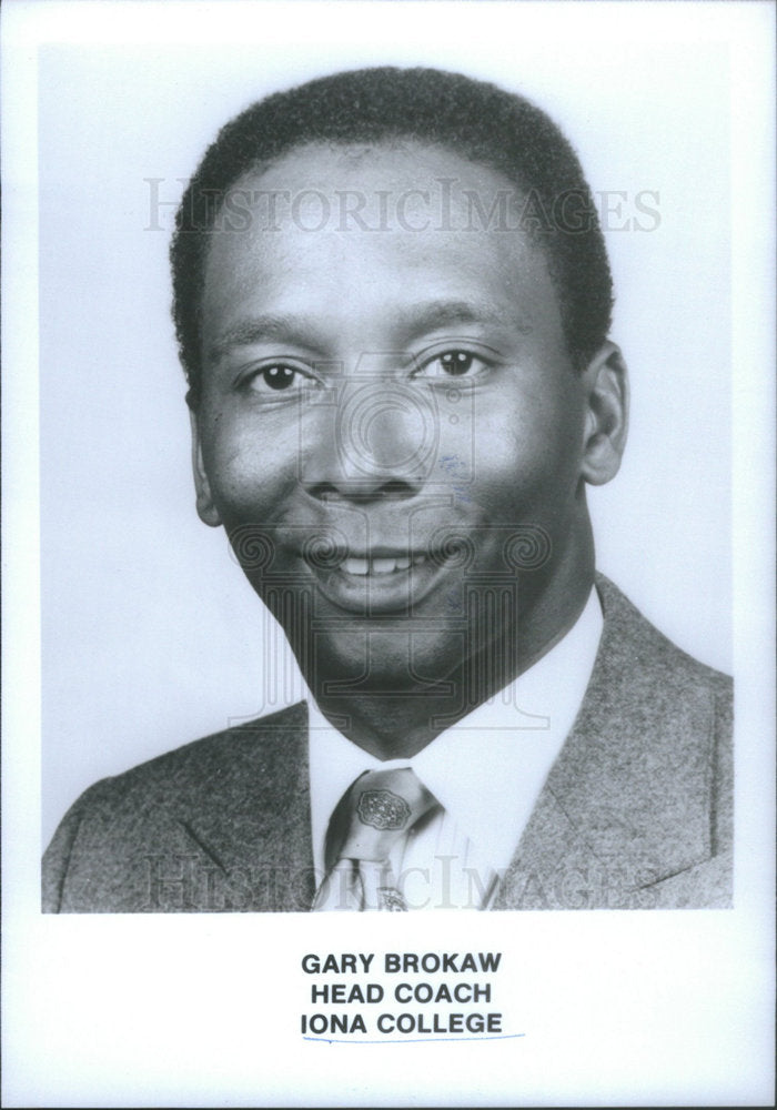 1990 Press Photo Gary George Brokaw American Basketball Player Coach Iona - Historic Images