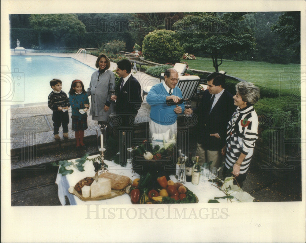 1992 Press Photo A.J. JoJo; Debbie; Billy; Anthonyt; John and Jo together - Historic Images