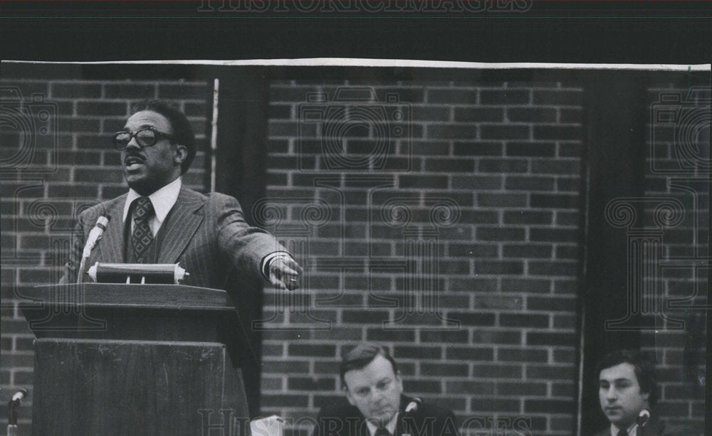 1975 Press Photo State Senator Richard Newhouse Illinois Chicago Circle Campus - Historic Images