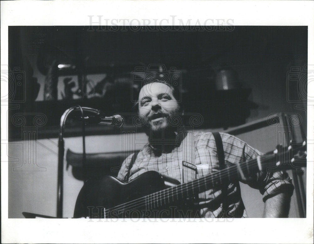 1985 Press Photo Frank Tedesso's songs capture the human experience - Historic Images