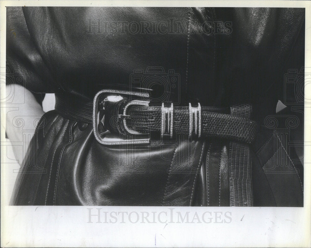 1984 Press Photo Michelle Savett and Her Jewelry - Historic Images