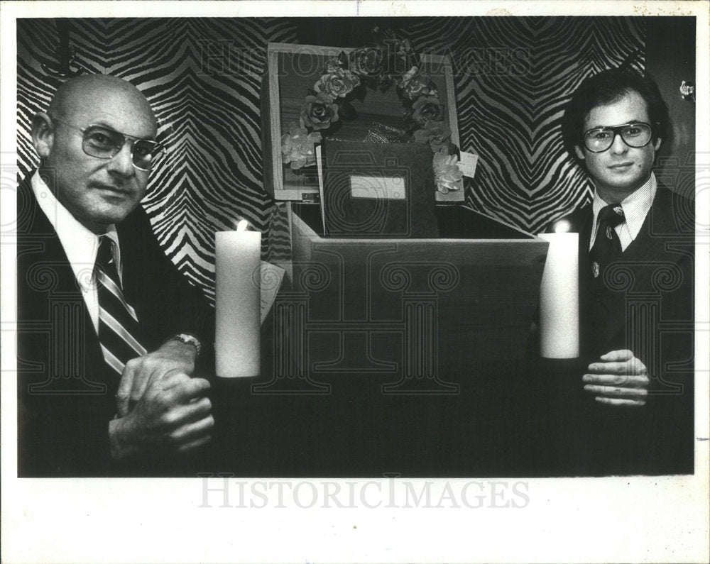 1977 Press Photo Bob Dusty Sang Funeral - Historic Images