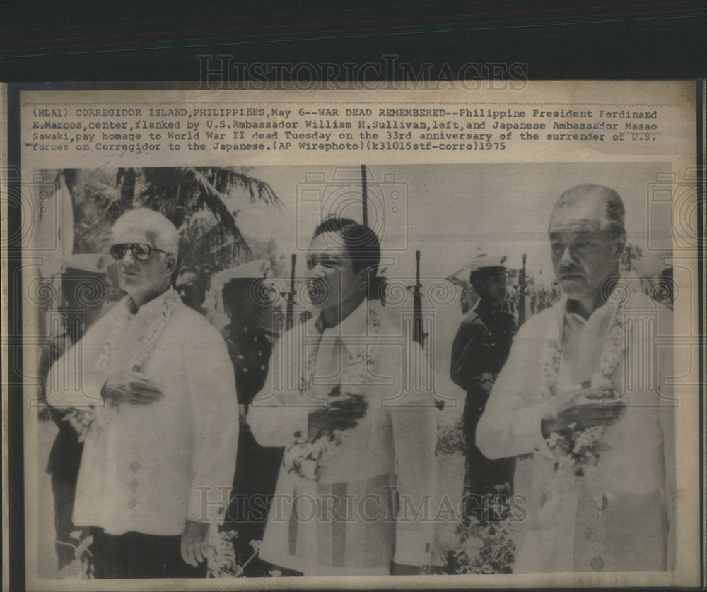 1975 Marcos Flanked By Sullivan And Sawaki Pay Homage To War Dead - Historic Images
