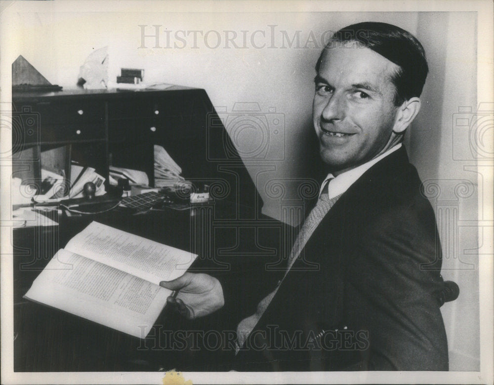 1958 Britain&#39; Dr. Fredrick Sanger Professor at Cambridge University - Historic Images