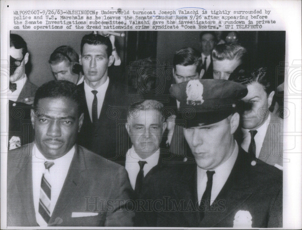 1963 Press Photo Senate Caucus room Underworld turncoat Joseph US Marshal police - Historic Images