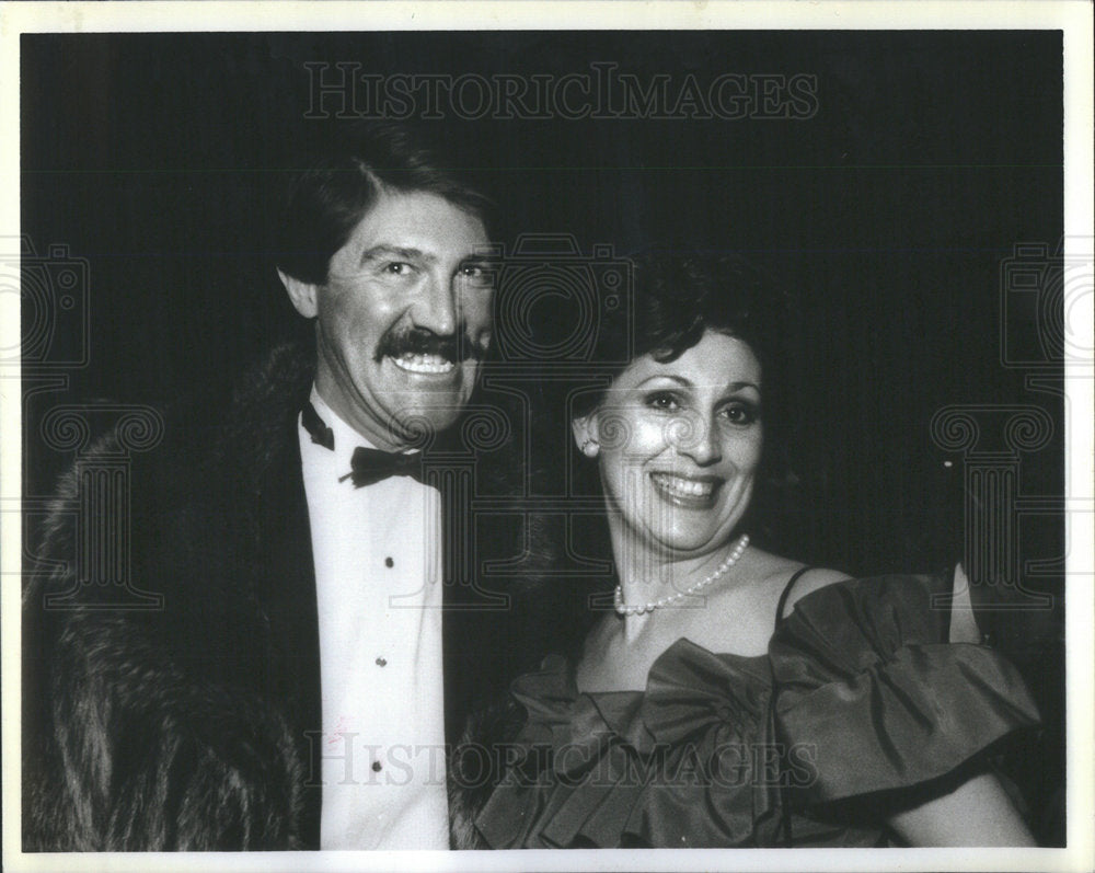 1984 Press Photo Jean Marie Vandebulke owner Jovan Lyn Swanson Opera House Foyer - Historic Images